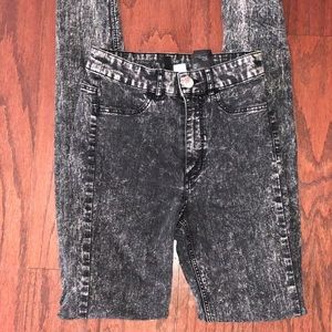 Black & white wash jean/ high waisted